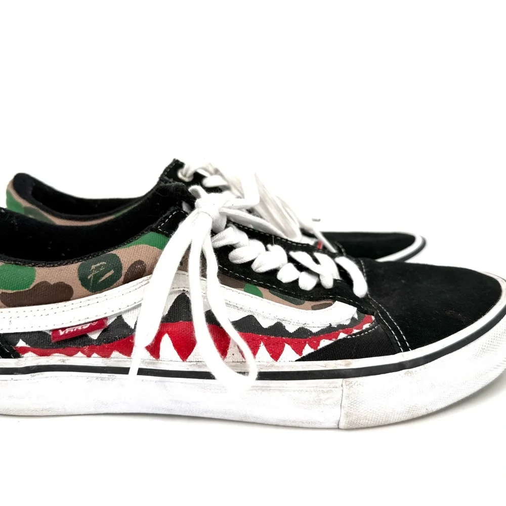 Vans Green and Red Sneakers with Unique Shark Design Size 9 - Picture 2 of 6